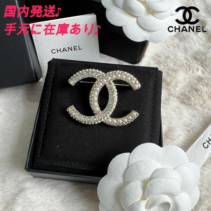 パール ブローチ CHANEL(シャネル) - 海外通販のBUYMA