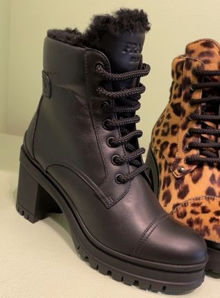 PRADA(プラダ) ショートブーツ・ブーティ(レディース) - 海外通販のBUYMA