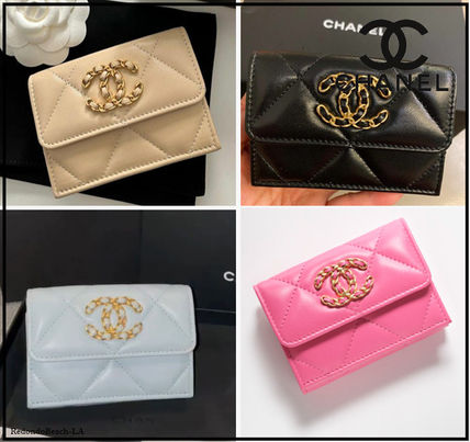 CHANEL x 折りたたみ財布(レディース) - 海外通販のBUYMA