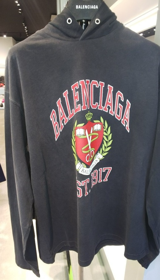 Balenciaga【セール】■国内発■ロゴ プルオーバー674685