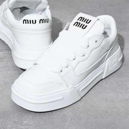 ホワイト(白)系 MiuMiu(ミュウミュウ) スニーカー(レディース ...