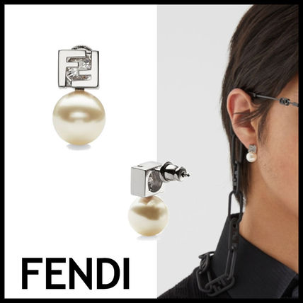 シルバー(銀色)系 FENDI x ピアス(メンズ) - 海外通販のBUYMA