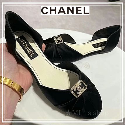 CHANEL x フラットシューズ(レディース) - 海外通販のBUYMA