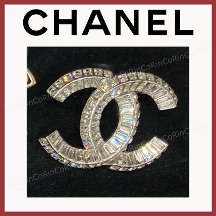 ブローチ CHANEL(シャネル) アクセサリー(レディース) - 海外通販のBUYMA