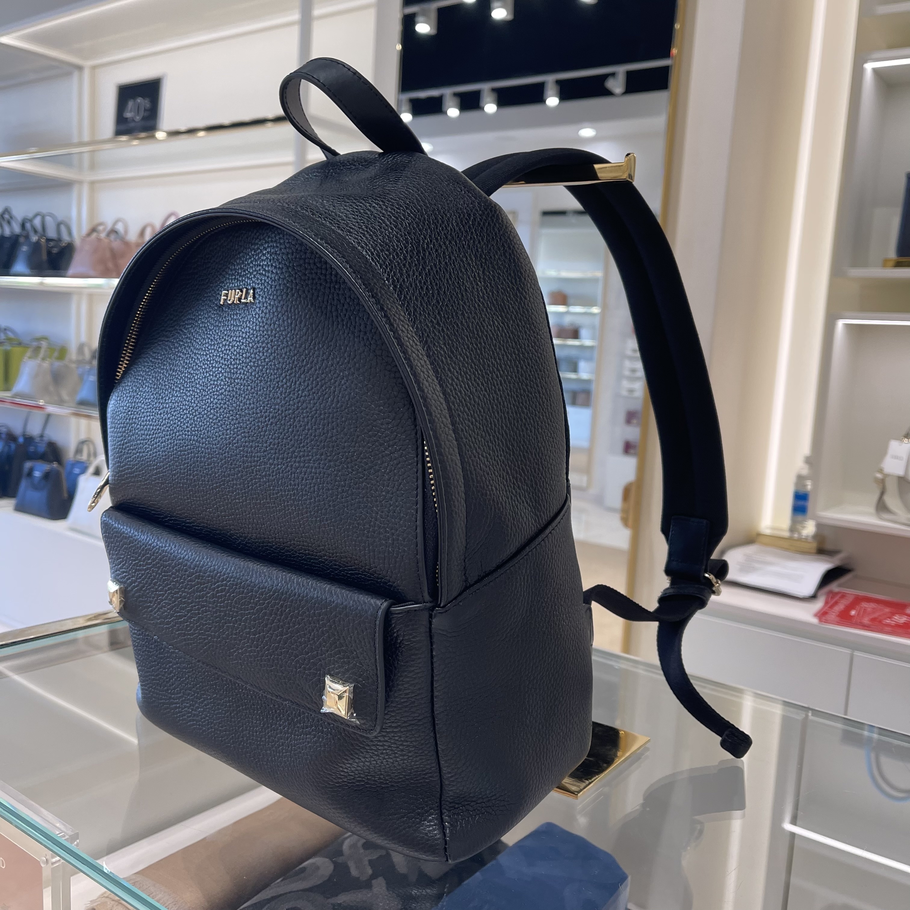 FURLA バックパック A4収納可能 AFRODITE FURLA] バックパック A4収納可!! AFRODITE
