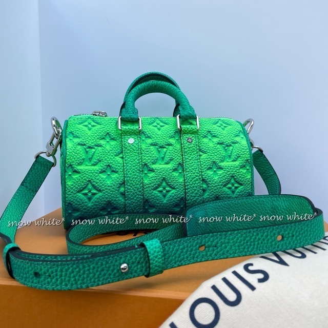 LOUIS VUITTON ルイヴィトン キーホルダー モノグラム