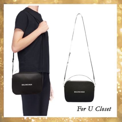 カメラバッグ BALENCIAGA EVERYDAY - 海外通販のBUYMA