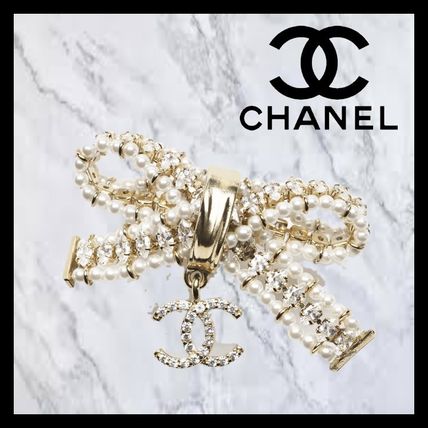 ブローチ CHANEL(シャネル) アクセサリー(レディース) - 海外通販のBUYMA