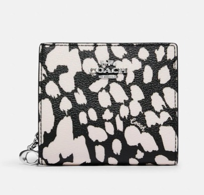 セールCoachスナップウォレットスポッティドアニマルプリント