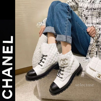 ホワイト(白)系 CHANEL x ブーツ(レディース) - 海外通販のBUYMA