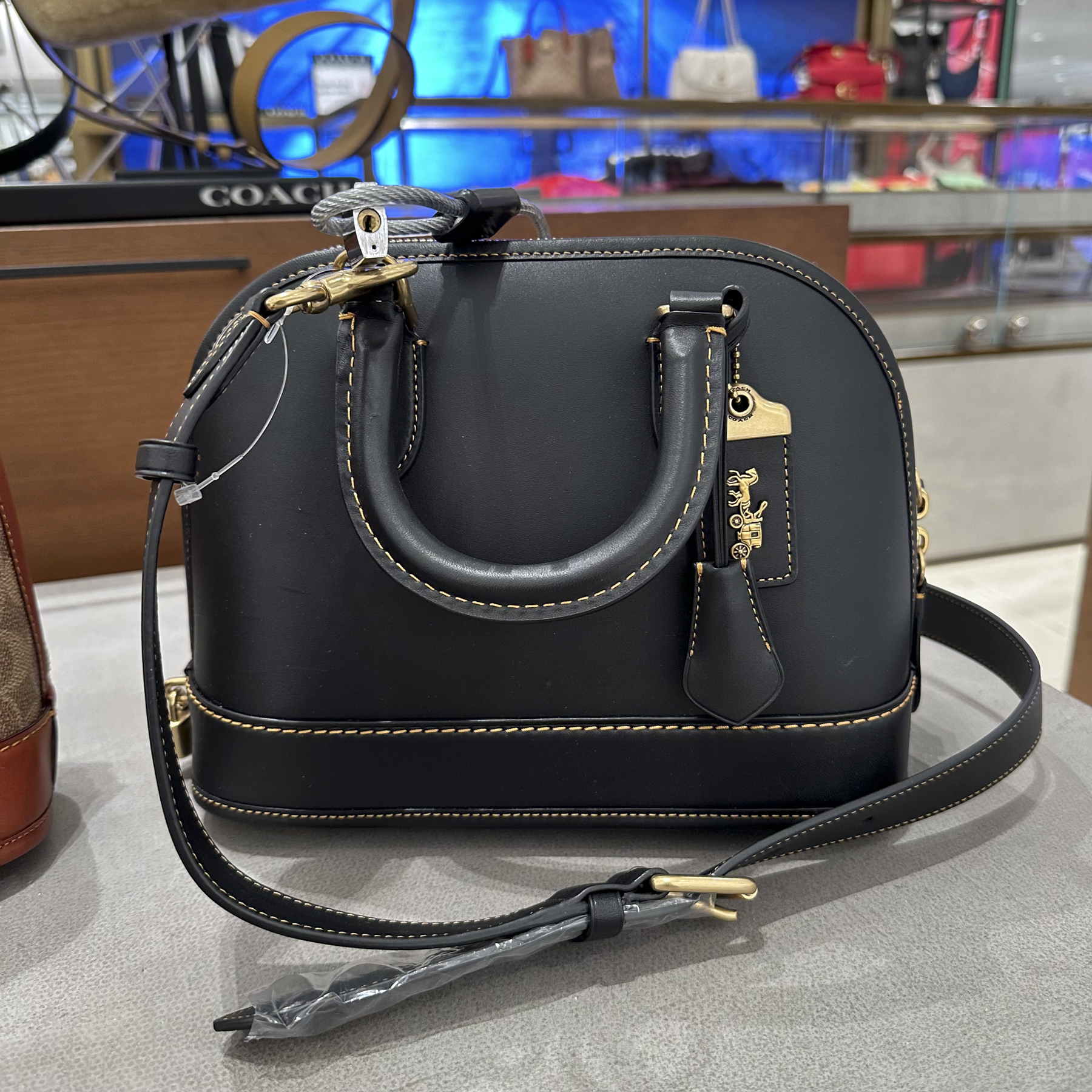 【COACHブティック】●NEW●どんなコーデも格上げ♪品格バッグ COACHブティック】○NEW○どんなコーデも格上げ♪品格バッグ