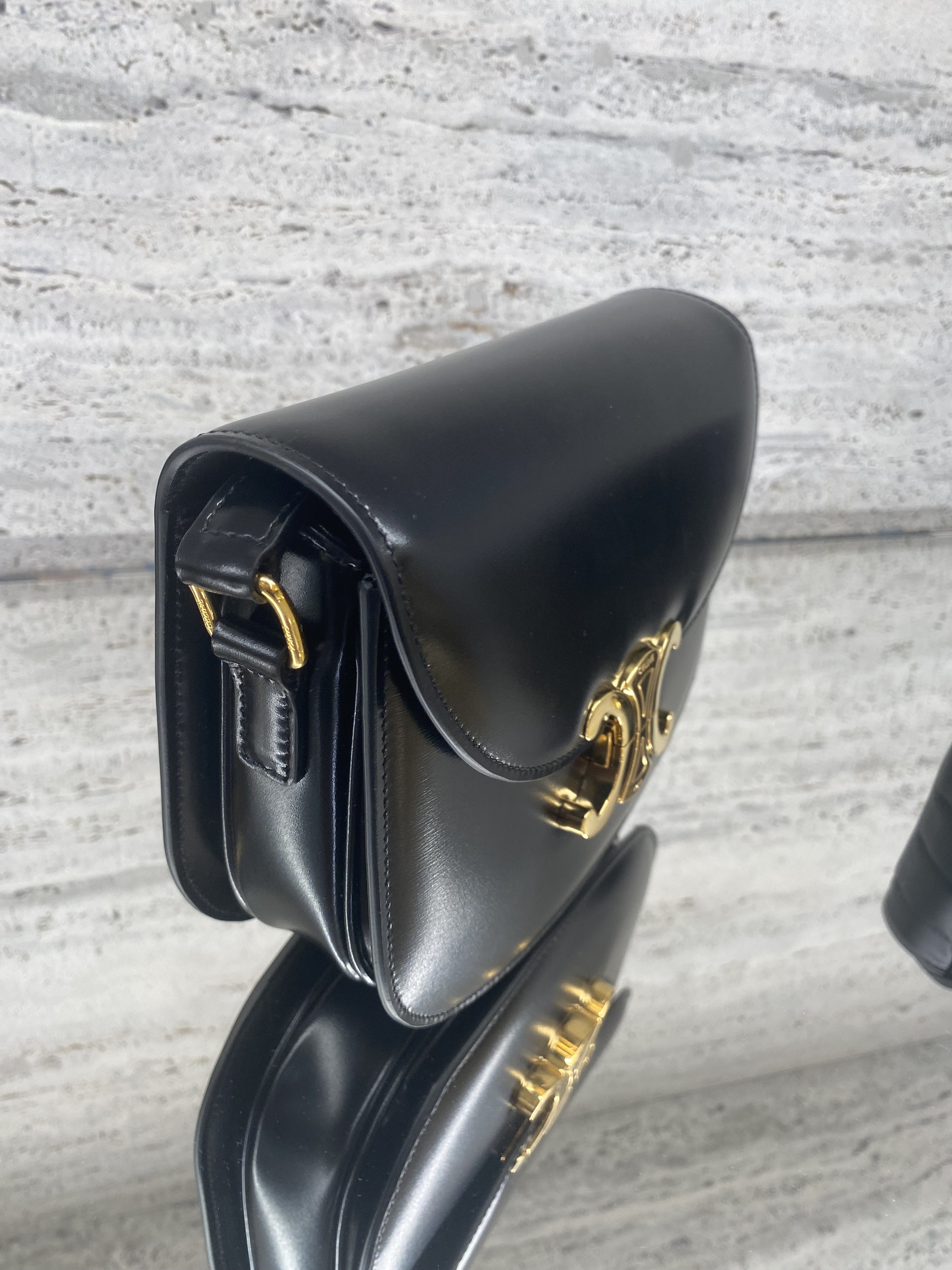 ショルダーバッグ・ポシェット × ヴィンテージ(中古) Celine Triomphe Besace Crossbody Bag VIPセール] CELINE セリーヌ Besace Cuir Triomphe バッグ