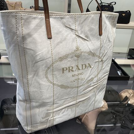 A4サイズ収納可 PRADA(プラダ) トートバッグ(レディース) - 海外通販の ...