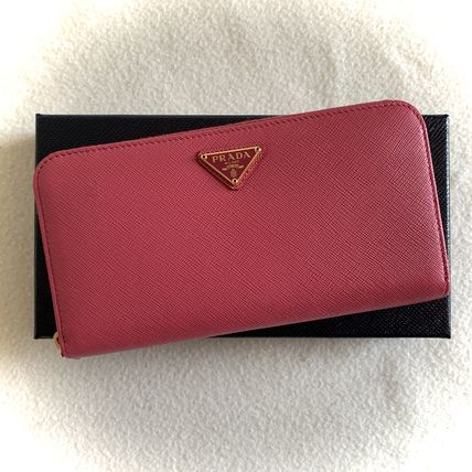 ピンク系 PRADA(プラダ) 長財布(レディース) - 海外通販のBUYMA