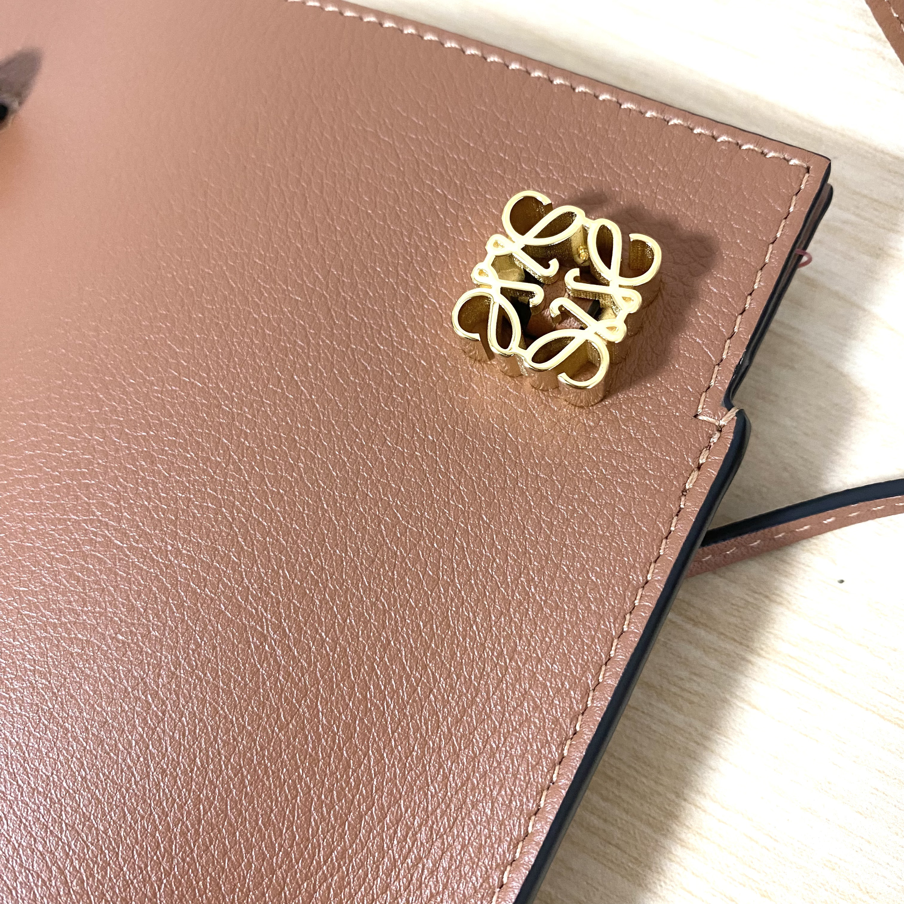 LOEWE】アナグラム ダイス ポケット カーフ ショルダーバッグ