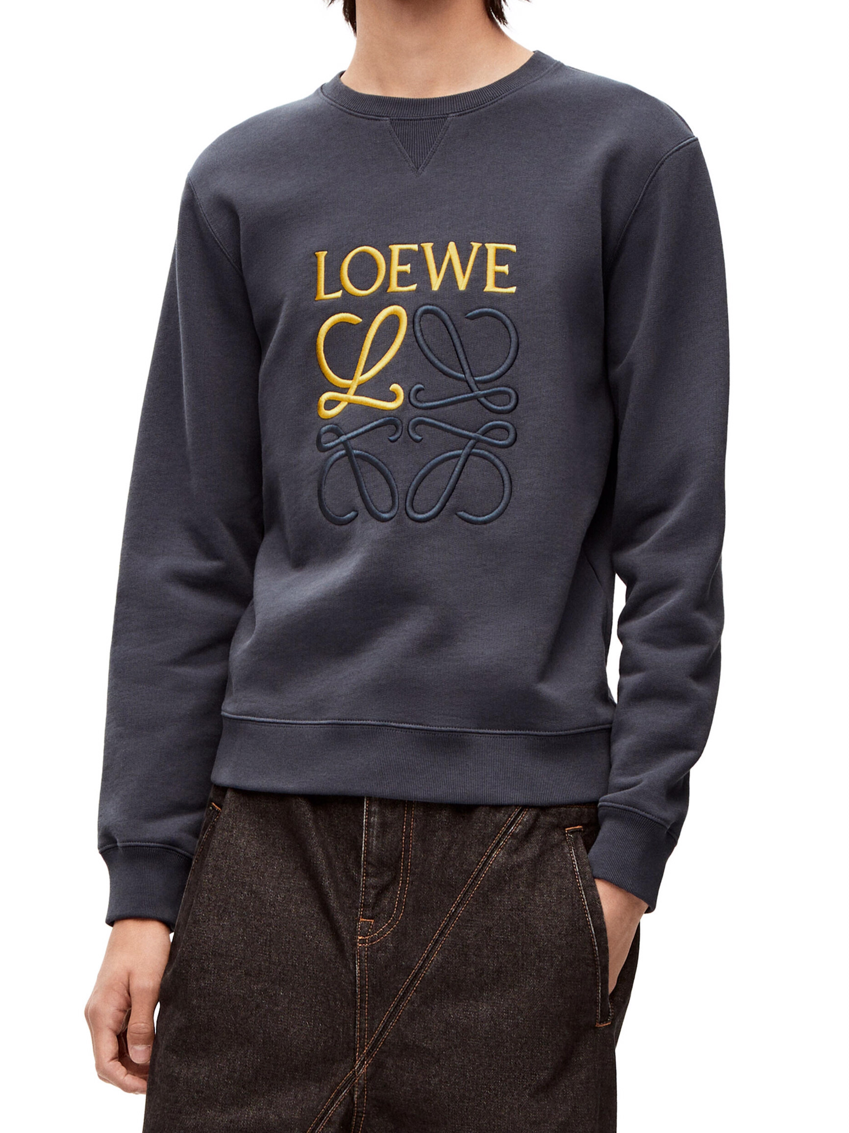 祝開店!大放出セール開催中】 ^_^新品LOEWEロエベ 刺繍L