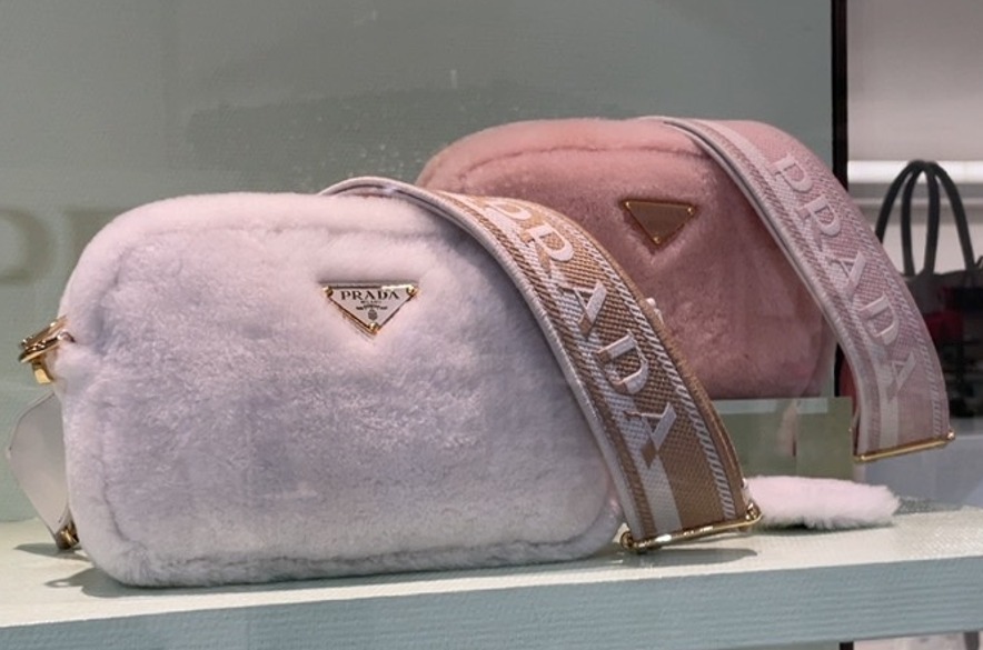 PRADA■【SALE】国内発■ふわふわ可愛いショルダーバッグ