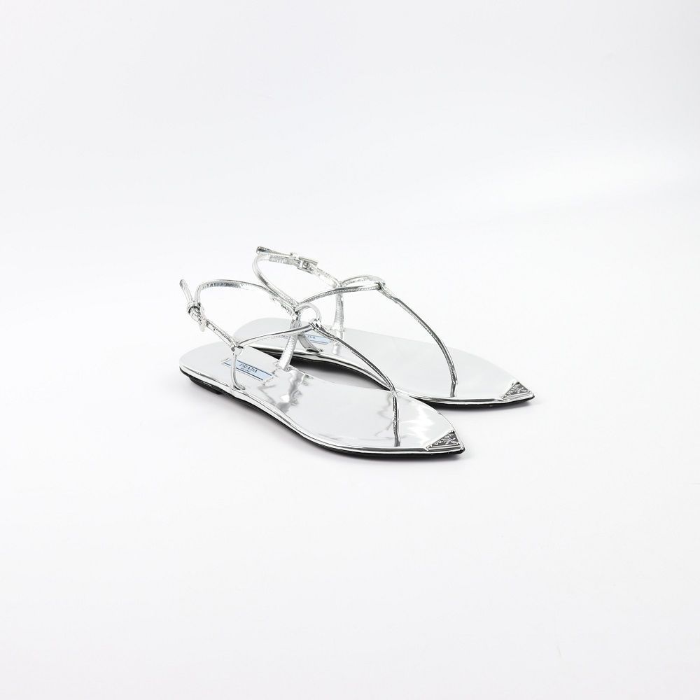 《PRADA》 送料/関税込 1Y881M 055 F0118 革サンダル