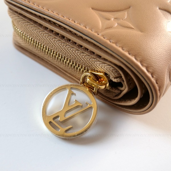 LOUIS VUITTON【SALE】■国内発■モノグラムエンボス折財布 LOUIS VUITTON【SALE】□国内発□モノグラムエンボス折財布