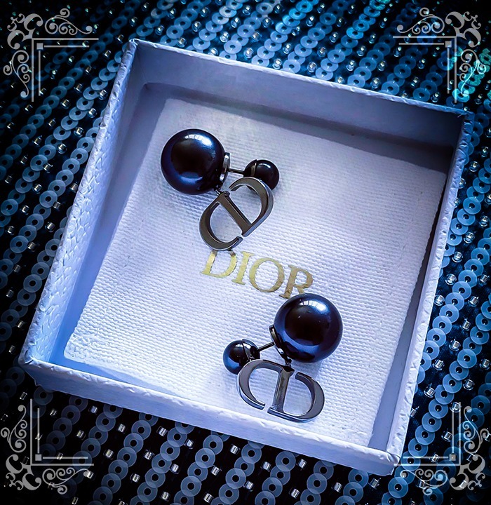 Dior TRIBALES ピアス 黒 ブラック