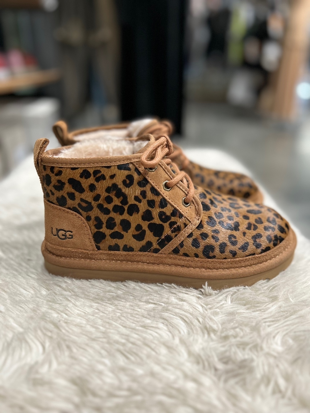UGG｜WOMEN'S NEUMEL LEOPARD BOOTS レディース ムートンブーツ