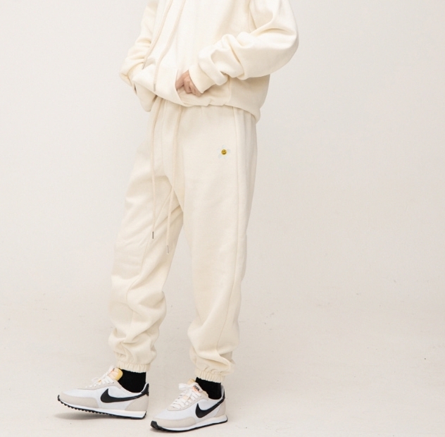 【GRAVER】22FW★ Flower dot embroidery sweat jogger pants GRAVER】22FW☆ Flower dot embroidery sweat jogger pants