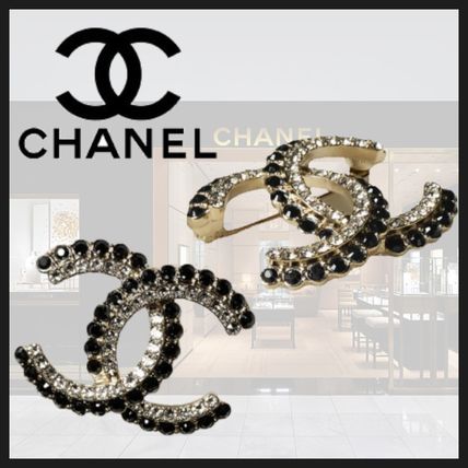 ブローチ CHANEL(シャネル) アクセサリー(レディース) - 海外通販のBUYMA