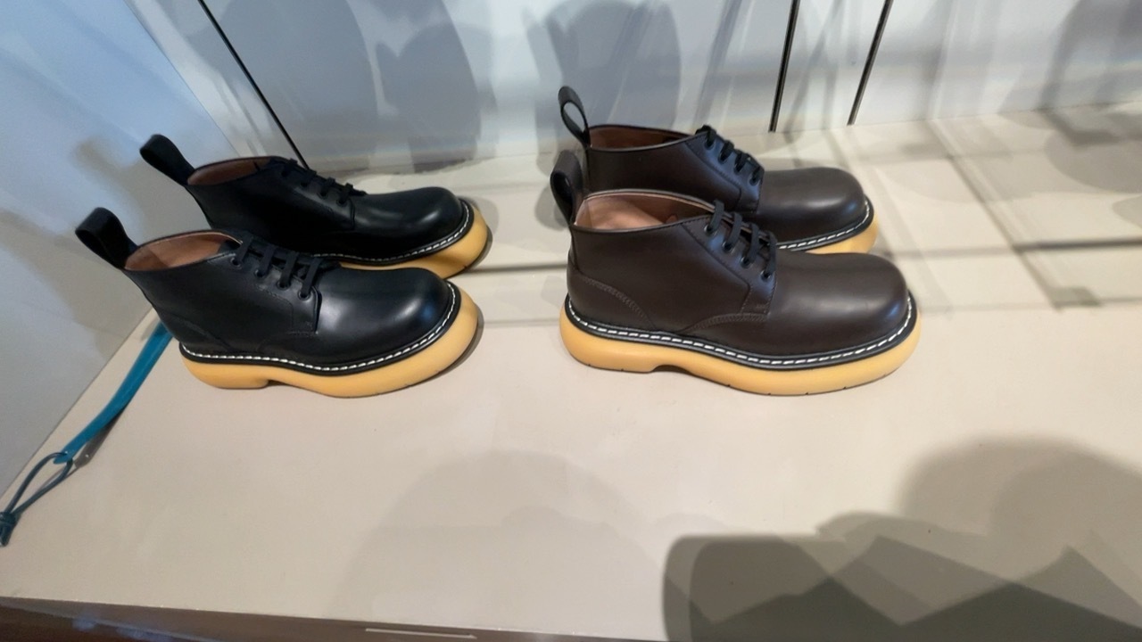 【すぐ届く】◆BOTTEGAVENETA レースアップ ショートブーツ 2色