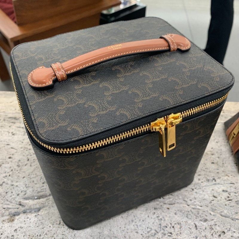 ★人気のバニティ★【CELINE】トリオンフ キャンバスバニティー