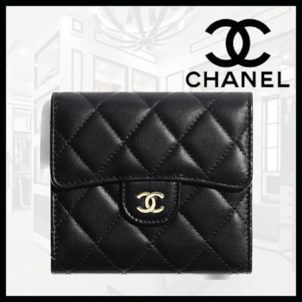 二つ折り CHANEL(シャネル) 折りたたみ財布(レディース) - 海外通販のBUYMA