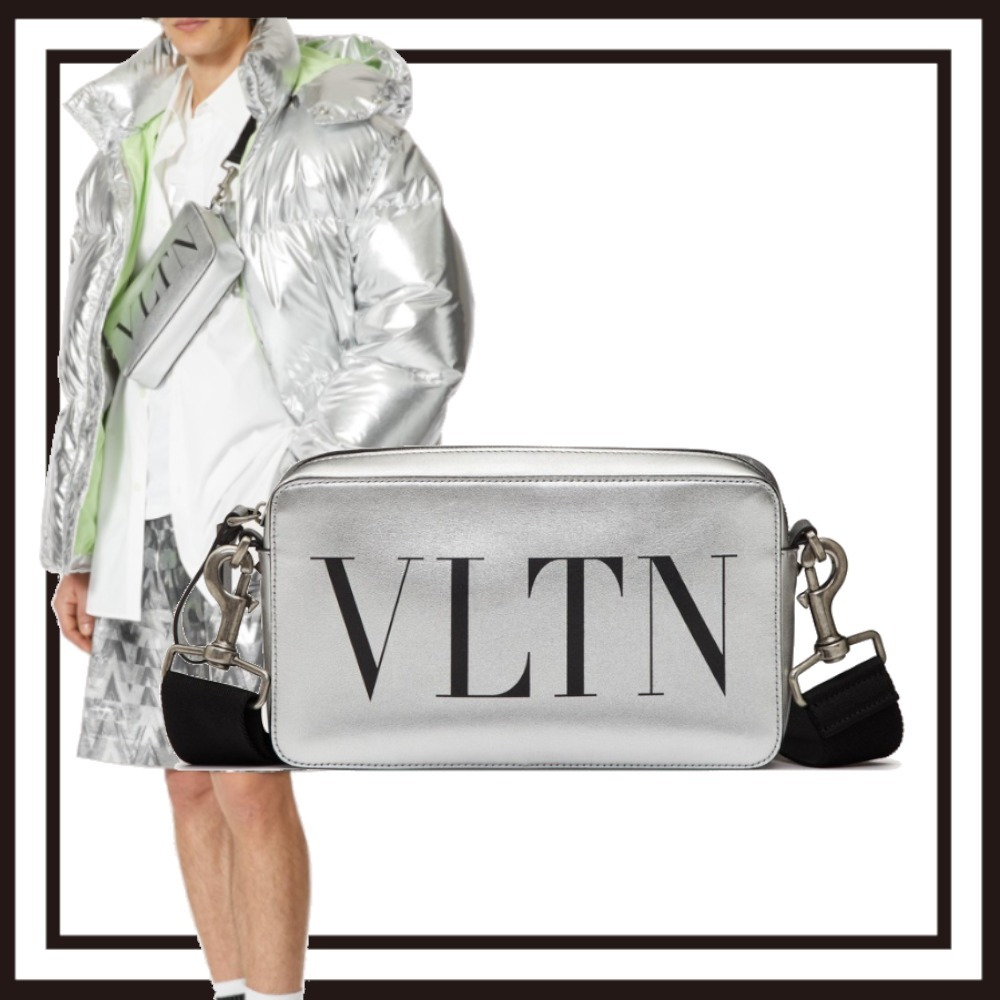 VALENTINO VLTN レザー クロスボディバッグ
