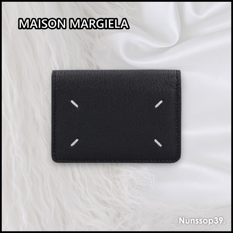 《MAISON MARGIELA》 SA3UI0012 P4806 T8013 Stitch Flat Wallet
