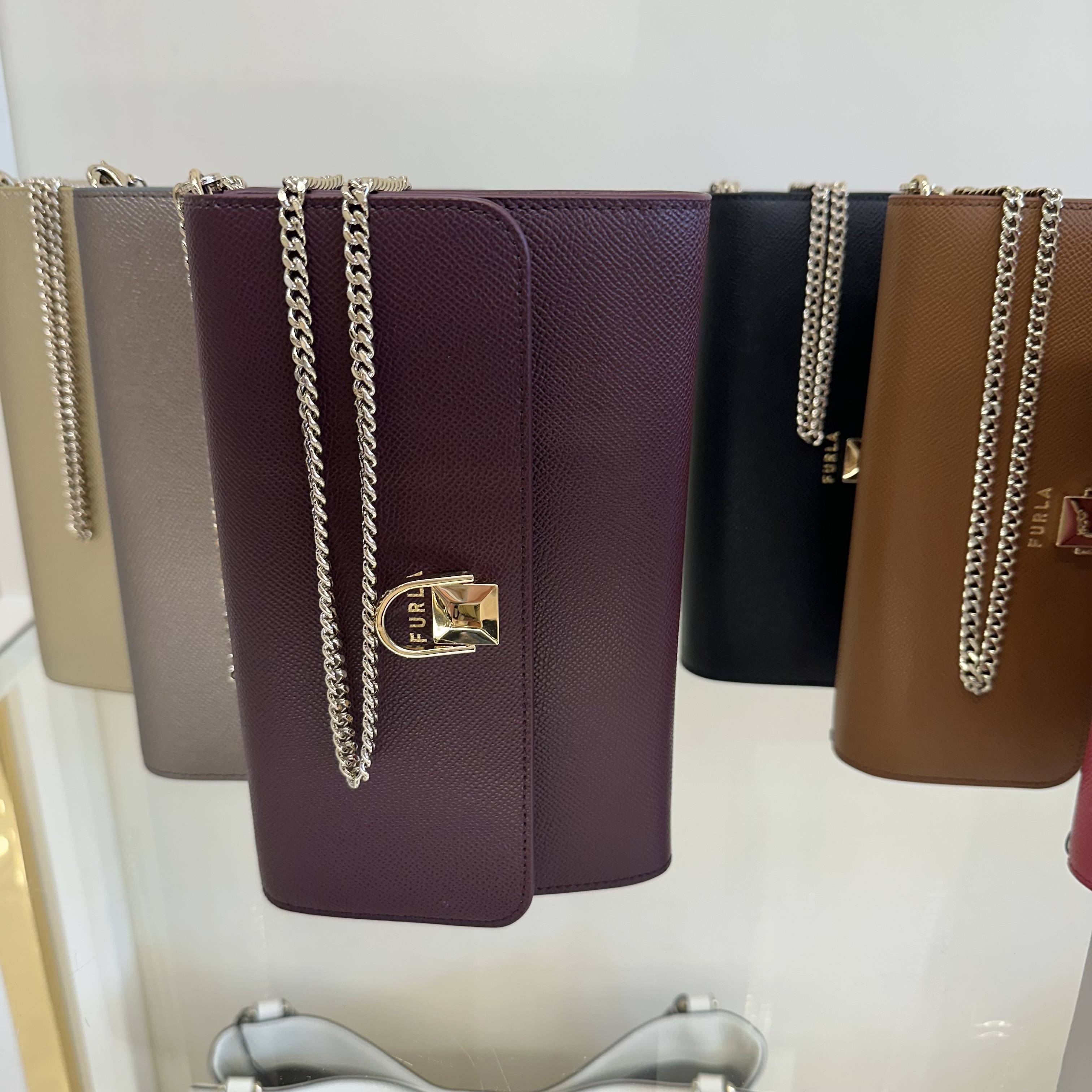 超人気の雑貨店 FURLA】CIRCE お財布ショルダーバッグ (FURLA/ショルダーバッグ 小物