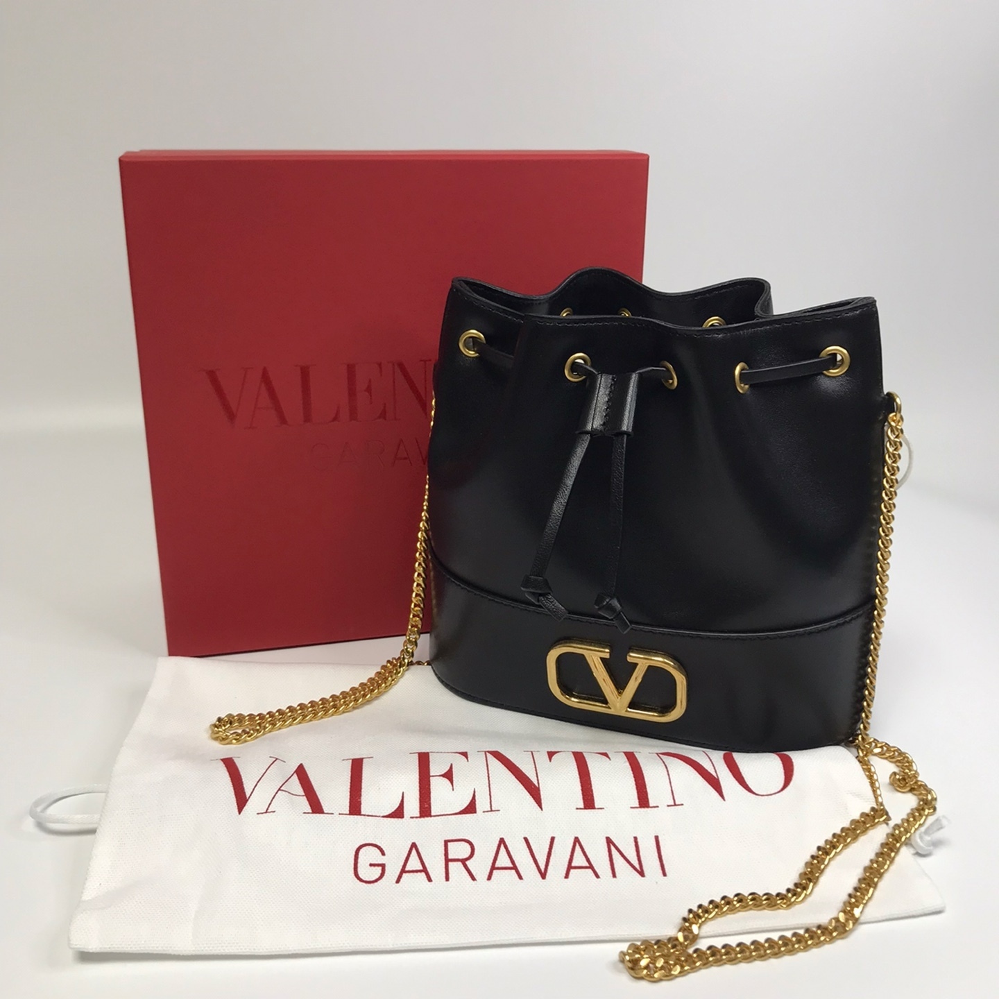VALENTINO★Vロゴ チェーンショルダー・バケットバック