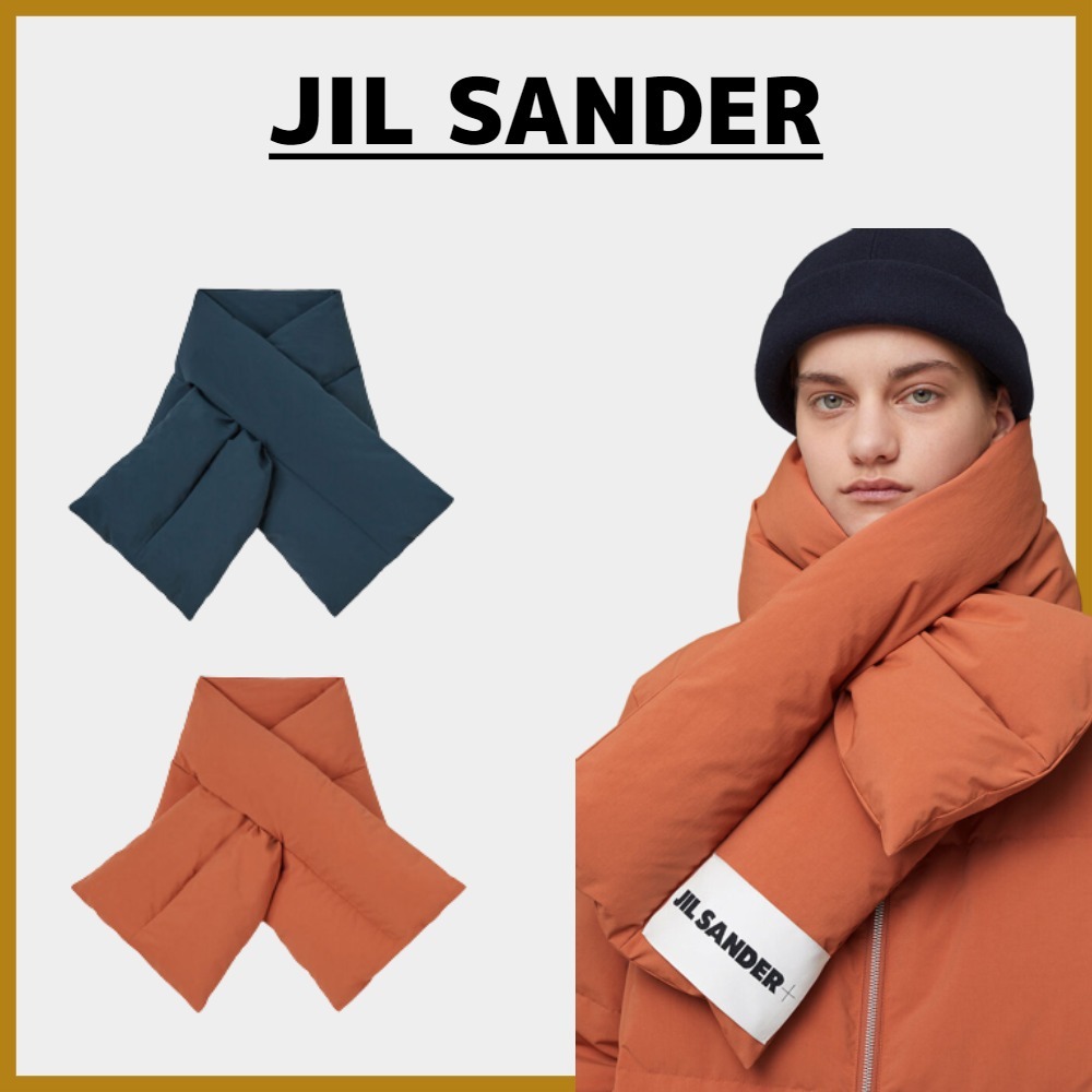新作【JIL SANDER】Jil Sanderロゴラベル入りパッド入りスカーフ 新作【JIL SANDER】Jil Sanderロゴラベル入りパッド入りスカーフ