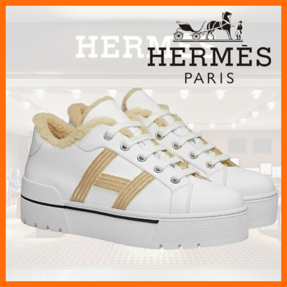 極美品 エルメス HERMES スニーカー シルバー ホワイト クロス 店内の