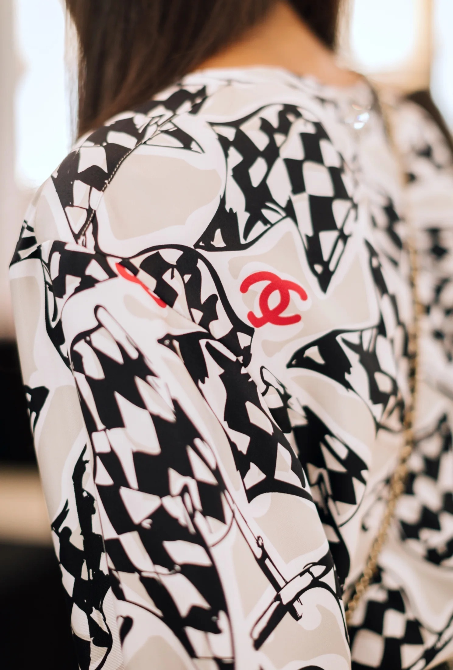 CHANEL】360度華やか♪ シルクブラウス-