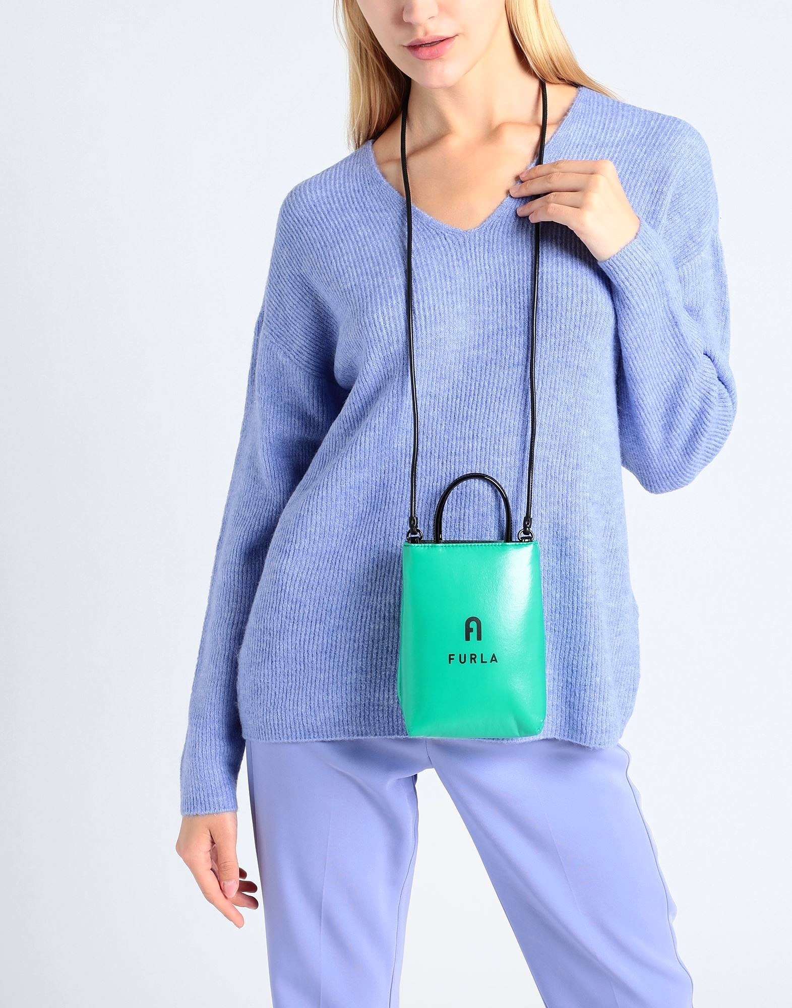 【関送込】FURLA OPPORTUNITY クロスボディバッグ スマホポーチ 関送込】FURLA OPPORTUNITY クロスボディバッグ スマホポーチ