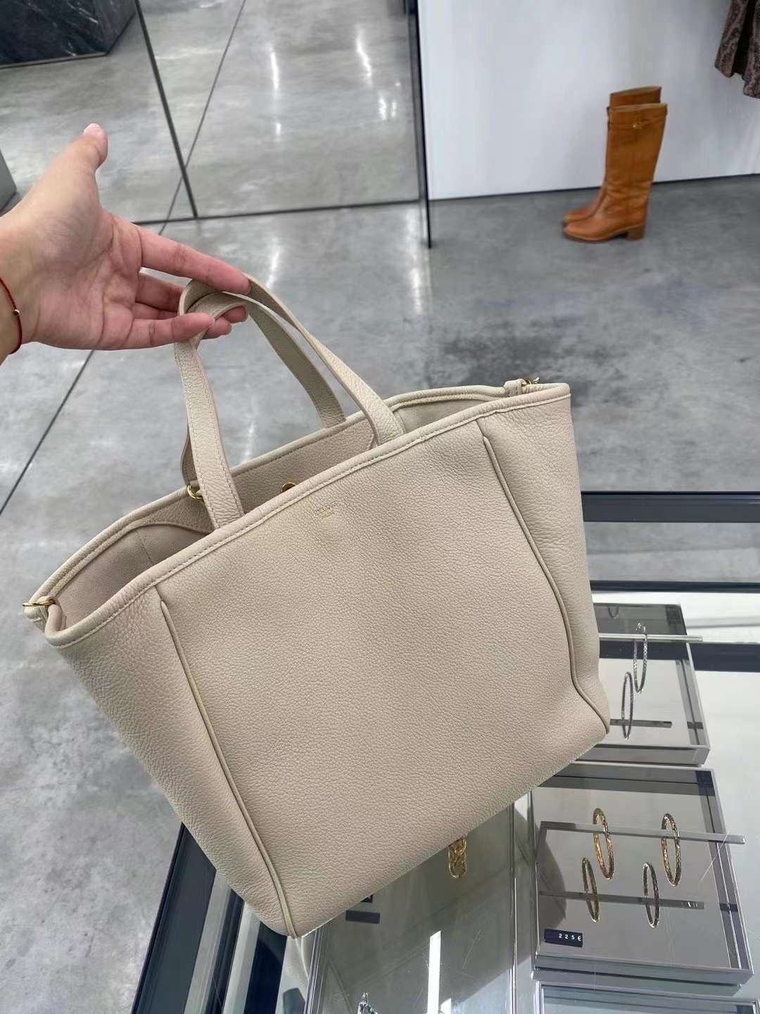 CELINE セリーヌ トートバッグ ホワイト オフィス シンプル ロゴ