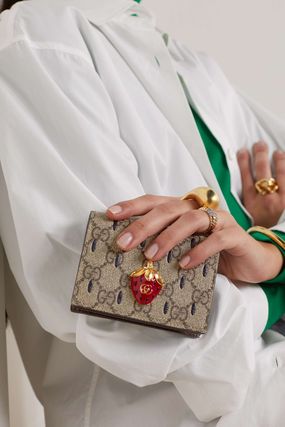 いちご GUCCI(グッチ) - 海外通販のBUYMA