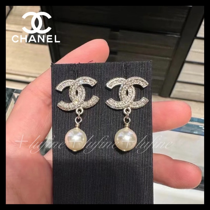 【上品でエレガントな女性に♪】CHANEL ピアス パール 【上品でエレガントな女性に♪】CHANEL ピアス パール