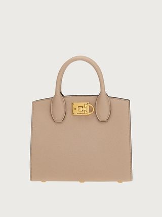 ピンク系 FERRAGAMO(フェラガモ) ハンドバッグ(レディース) - 海外通販 ...