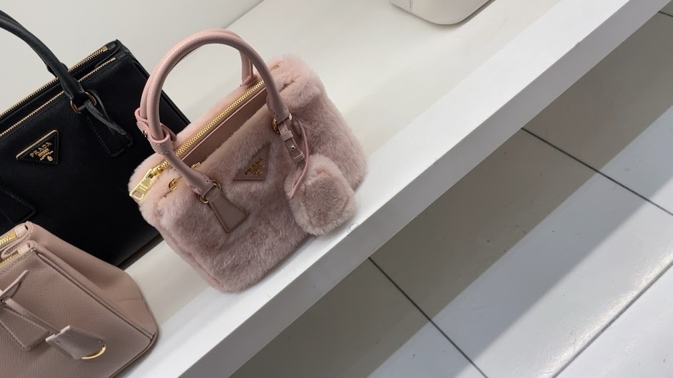 【すぐ届く】PRADA ロゴ シアリングバッグ ギフトラッピング可
