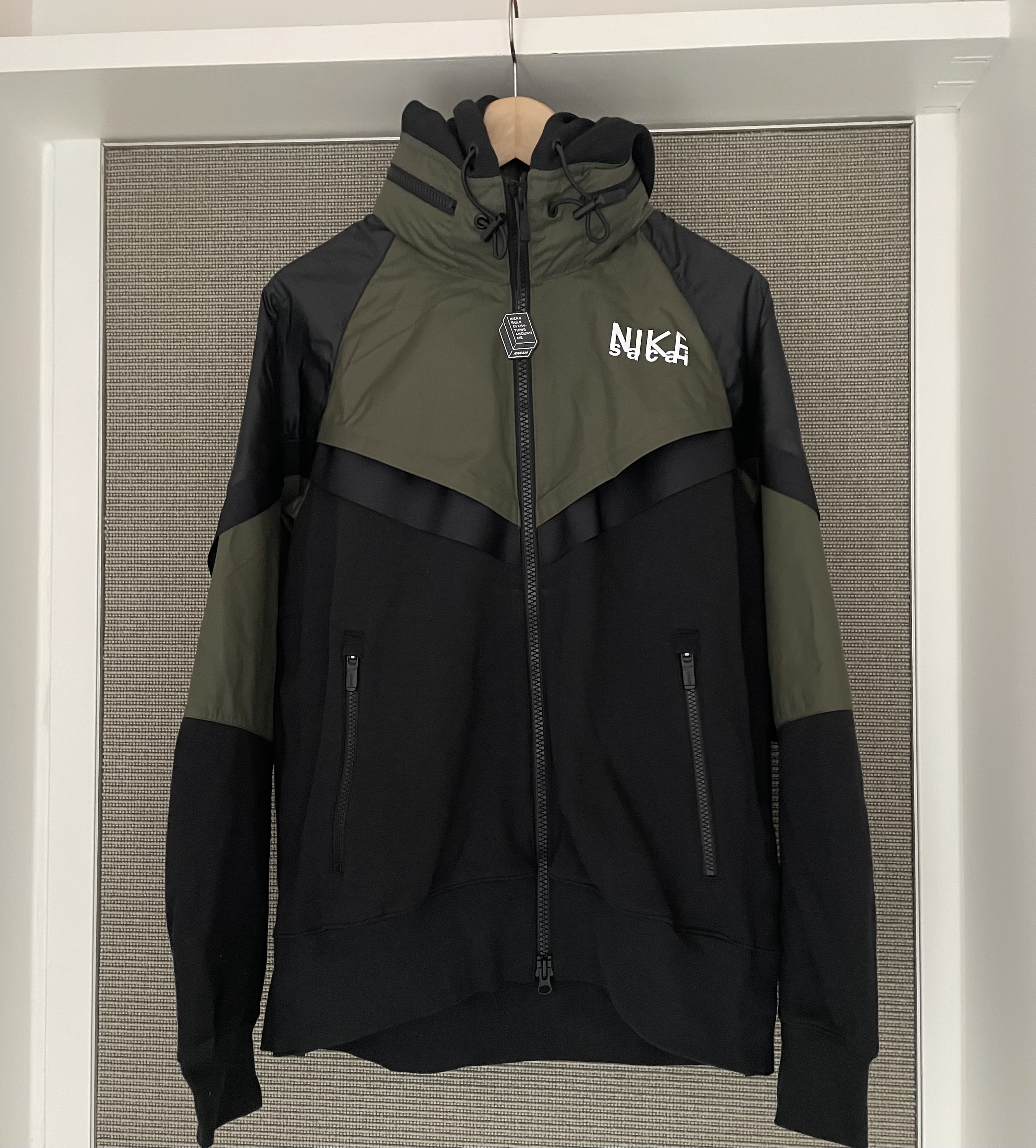 【NIKE】NIKE X SACAI◇フーディ パーカー ユニセックス