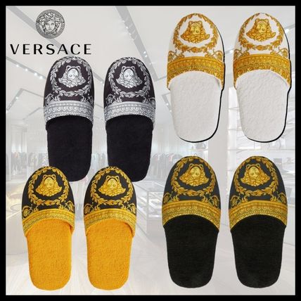 インナー・ルームウェアその他 Versace Top With Greek S VERSACE(ヴェルサーチェ) インナー・ルームウェアその他