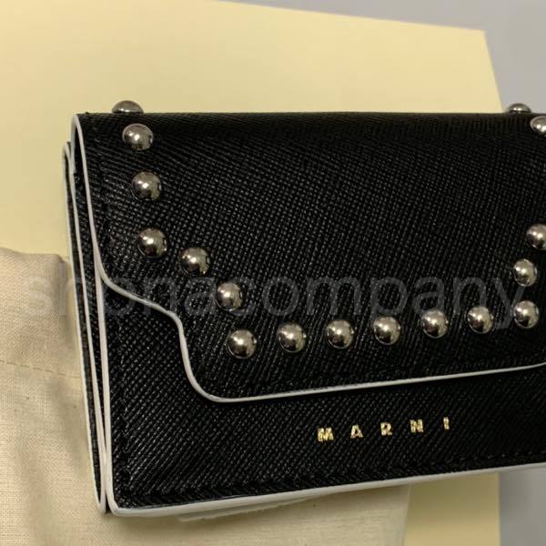 MARNI ロゴ レザー 二つ折り財布 スタッズ 送料関税込み 関税込】新作◇MARNI マルニ◇ロゴ スタッズ 折りたたみ財布