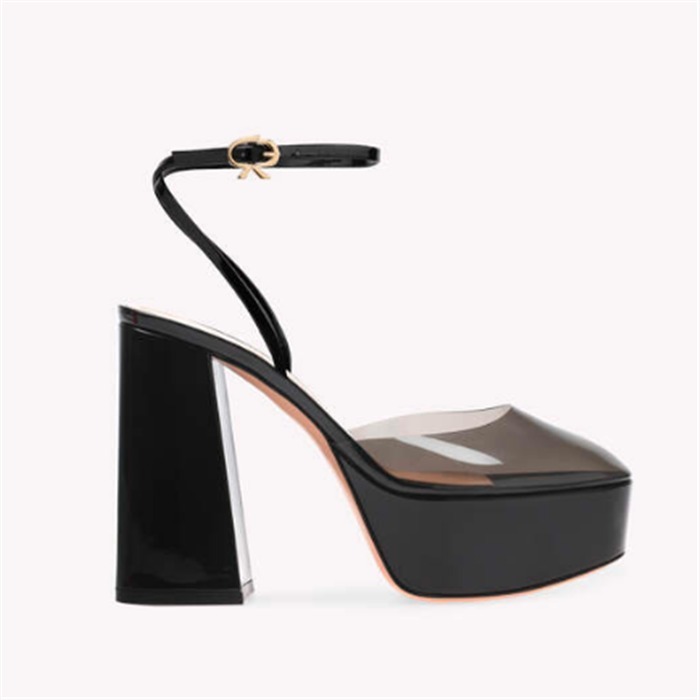 Gianvito Rossi パンプス 《DUA》クリア素材 リボンモチーフ