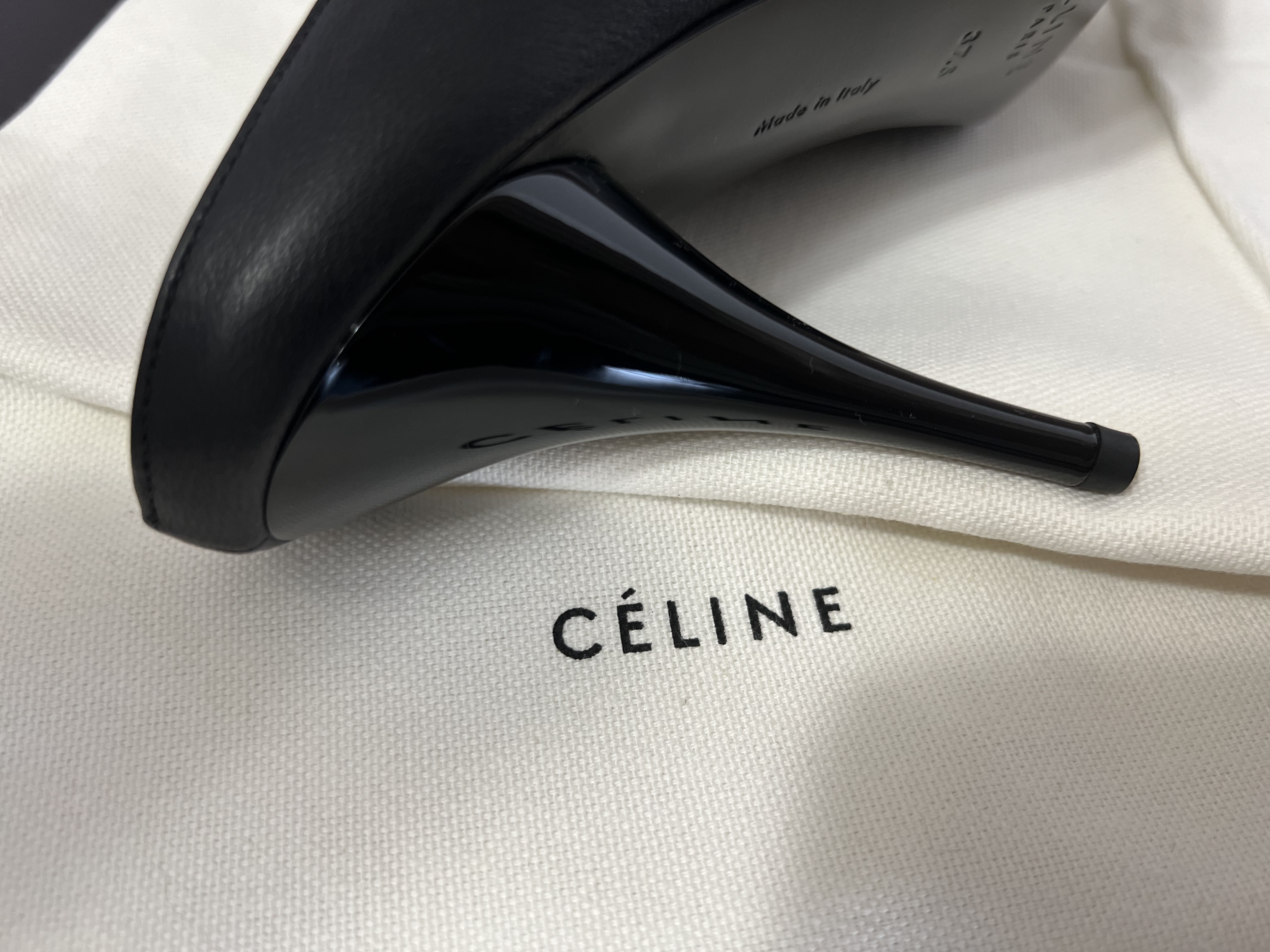《フィービー期の希少モデル》CELINE 本革 ピンヒール ミュール