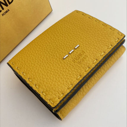 三つ折り FENDI(フェンディ) 財布・小物(レディース) - 海外通販のBUYMA