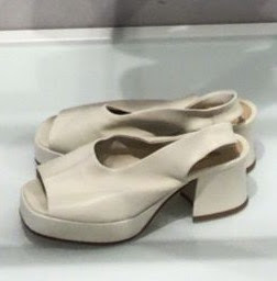 【関税込/国内発】◆BOTTEGAVENETA スリングバッグ パンプス